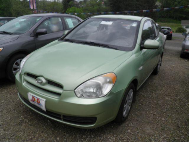 2010 Green Hyundai Accent GS 3-Door (KMHCM3AC6AU) with an 1.6l L4 engine, AT transmission, located at 19521 New George's Creek Rd SW, Barton, MD, 21521, (301) 463-2404, 39.524323, -79.017906 - Photo #0