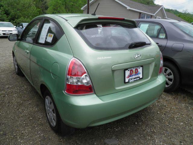 2010 Green Hyundai Accent GS 3-Door (KMHCM3AC6AU) with an 1.6l L4 engine, AT transmission, located at 19521 New George's Creek Rd SW, Barton, MD, 21521, (301) 463-2404, 39.524323, -79.017906 - Photo #4