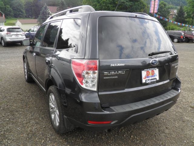 2012 Gray Subaru Forester 2.5X Premium (JF2SHADC6CH) with an 2.5l H4 engine, AT transmission, located at 19521 New George's Creek Rd SW, Barton, MD, 21521, (301) 463-2404, 39.524323, -79.017906 - Photo#5