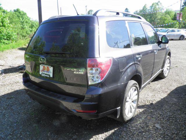 2012 Gray Subaru Forester SPORT UTILITY 4-DR (JF2SHADC6CH) with an 2.5l H4 engine, AT transmission, located at 19521 New George's Creek Rd SW, Barton, MD, 21521, (301) 463-2404, 39.524323, -79.017906 - Photo #6