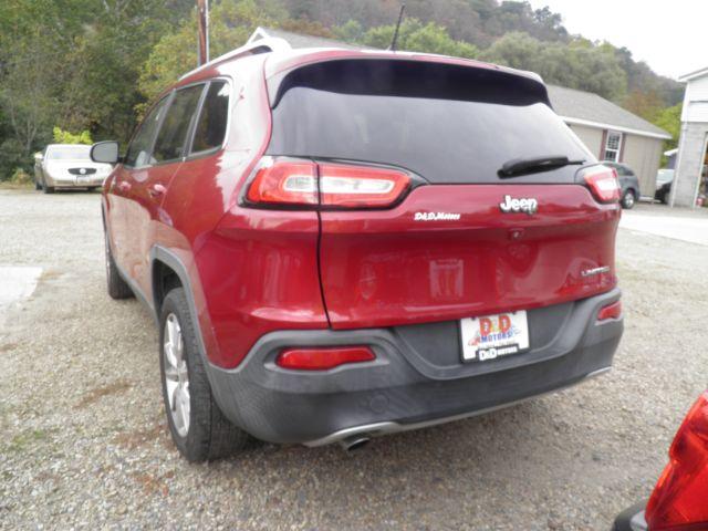 2014 RED Jeep Cherokee Limited FWD (1C4PJLDB3EW) with an 2.4L L4 engine, AT transmission, located at 19521 New George's Creek Rd SW, Barton, MD, 21521, (301) 463-2404, 39.524323, -79.017906 - Photo#5