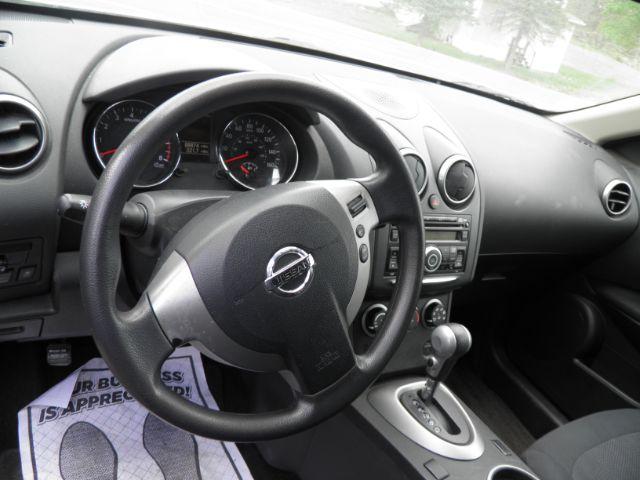 2013 SILVER Nissan Rogue S AWD (JN8AS5MV3DW) with an 2.5 L4 engine, CVT transmission, located at 19521 New George's Creek Rd SW, Barton, MD, 21521, (301) 463-2404, 39.524323, -79.017906 - Photo#2