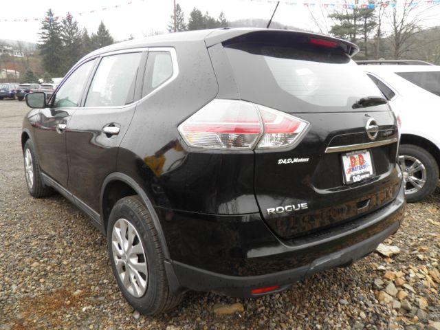 2015 Black Nissan Rogue S AWD (5N1AT2MV7FC) with an 2.5l L4 engine, CVT transmission, located at 19521 New George's Creek Rd SW, Barton, MD, 21521, (301) 463-2404, 39.524323, -79.017906 - Photo#5