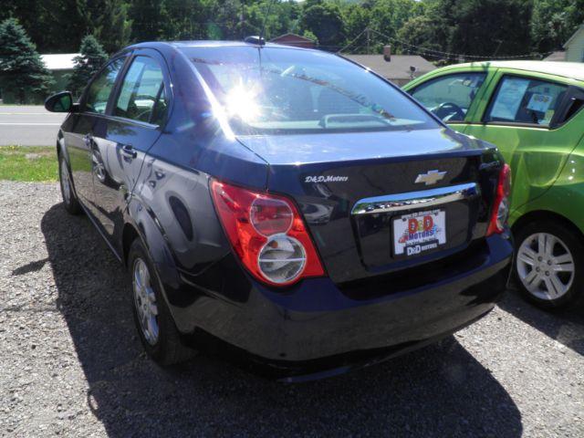 2016 BLUE Chevrolet SONIC LT Auto Sedan (1G1JC5SH8G4) with an 1.8L L4 engine, AT transmission, located at 15520 McMullen Hwy SW, Belair, MD, 21502, (301) 729-3700, 39.581375, -78.846451 - Photo#4