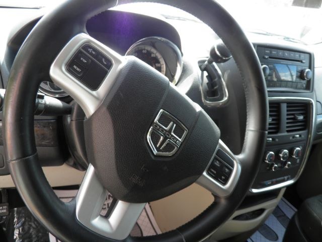 2015 GRAY Dodge Grand Caravan SE (2C4RDGBG0FR) with an 3.6l V6 engine, AT transmission, located at 19521 New George's Creek Rd SW, Barton, MD, 21521, (301) 463-2404, 39.524323, -79.017906 - Photo#2
