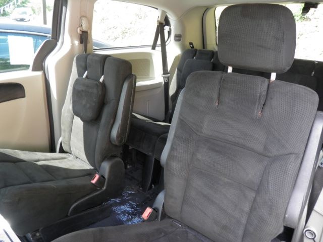 2015 GRAY Dodge Grand Caravan SE (2C4RDGBG0FR) with an 3.6l V6 engine, AT transmission, located at 19521 New George's Creek Rd SW, Barton, MD, 21521, (301) 463-2404, 39.524323, -79.017906 - Photo#3