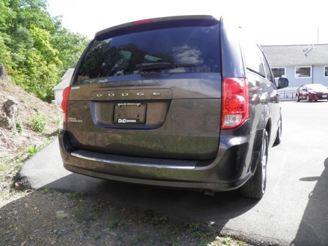 2015 GRAY Dodge Grand Caravan SE (2C4RDGBG0FR) with an 3.6l V6 engine, AT transmission, located at 19521 New George's Creek Rd SW, Barton, MD, 21521, (301) 463-2404, 39.524323, -79.017906 - Photo#5