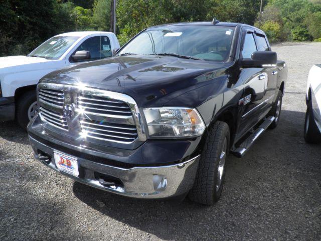 2015 RAM 1500 SLT Crew Cab SWB 4WD