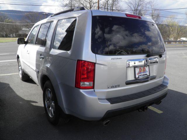 2009 Silver Honda Pilot EX-L 4WD (5FNYF48589B) with an 3.5L V6 engine, AT transmission, located at 15520 McMullen Hwy SW, Belair, MD, 21502, (301) 729-3700, 39.581375, -78.846451 - Photo#6