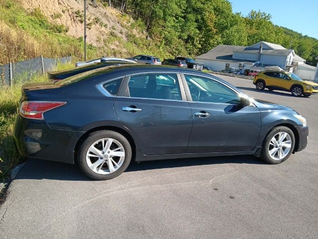2014 GRAY NISSAN ALTIMA 2.5 S (1N4AL3AP9EC) with an 2.5 L4 engine, AT transmission, located at 15520 McMullen Hwy SW, Belair, MD, 21502, (301) 729-3700, 39.581375, -78.846451 - Photo#2