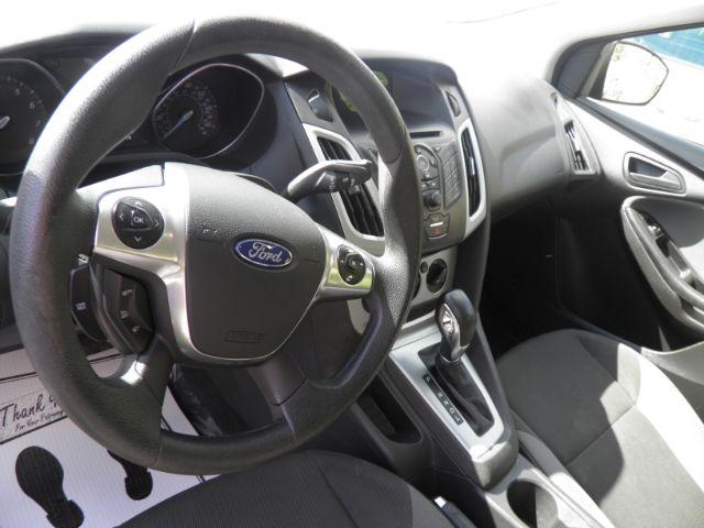 2012 Gray Ford Focus SE Sedan (1FAHP3F23CL) with an 2.0L I4 engine, AT transmission, located at 15520 McMullen Hwy SW, Belair, MD, 21502, (301) 729-3700, 39.581375, -78.846451 - Photo#2