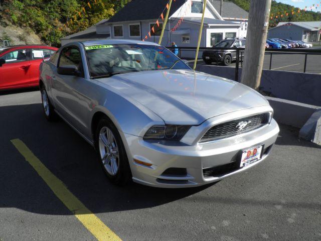 2013 Ford Mustang V6 Coupe