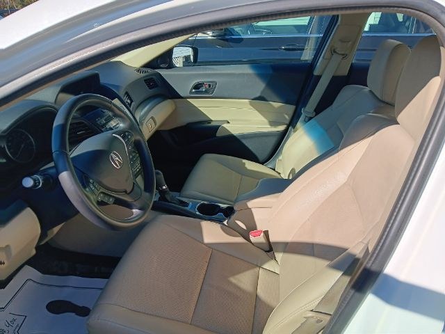 2014 WHITE ACURA ILX 4DR (19VDE1F78EE) with an 2.0L L4 engine, AT transmission, located at 15520 McMullen Hwy SW, Belair, MD, 21502, (301) 729-3700, 39.581375, -78.846451 - Photo#1