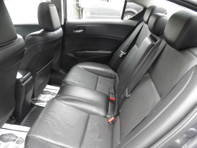 2015 GRAY ACURA ILX 5-Spd AT w/ Premium (19VDE1F58FE) with an 2.0L L4 engine, AT transmission, located at 15520 McMullen Hwy SW, Belair, MD, 21502, (301) 729-3700, 39.581375, -78.846451 - Photo#3