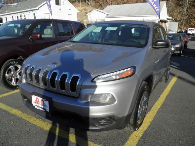 photo of 2014 Jeep Cherokee Sport 4WD