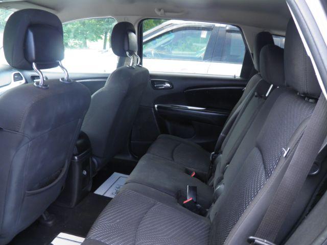 2018 Gray Dodge Journey SE (3C4PDCAB8JT) with an 2.4L I4 engine, AT transmission, located at 19521 New George's Creek Rd SW, Barton, MD, 21521, (301) 463-2404, 39.524323, -79.017906 - Photo#3