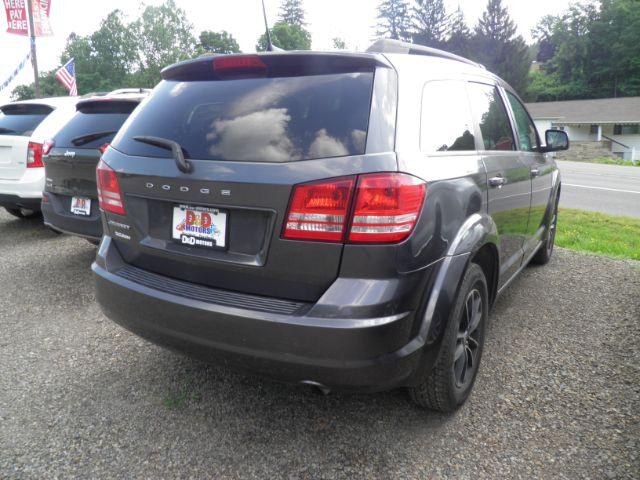 2018 Gray Dodge Journey SE (3C4PDCAB8JT) with an 2.4L I4 engine, AT transmission, located at 19521 New George's Creek Rd SW, Barton, MD, 21521, (301) 463-2404, 39.524323, -79.017906 - Photo#6
