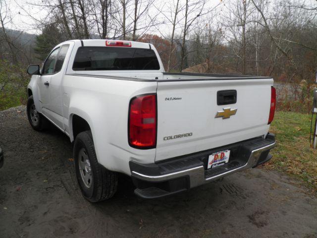 2018 WHITE Chevrolet Colorado Work Truck Ext. Cab 2WD (1GCHSBEA8J1) with an 2.5 L4 engine, AT transmission, located at 19521 New George's Creek Rd SW, Barton, MD, 21521, (301) 463-2404, 39.524323, -79.017906 - Photo#4