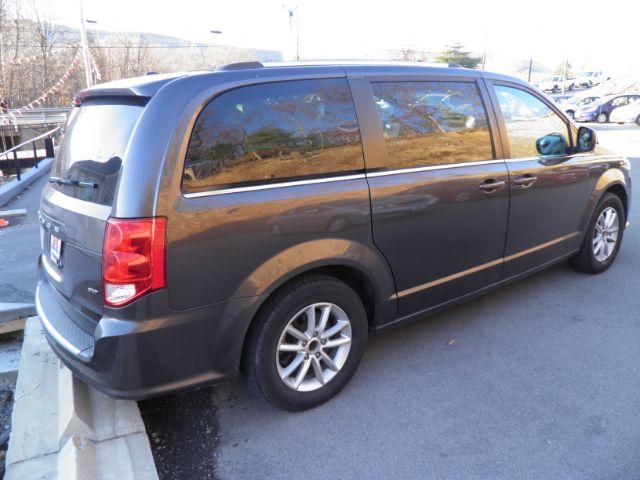 2020 GRAY DODGE G CARAVAN SXT (2C4RDGCG3LR) with an 3.6L V6 engine, AT transmission, located at 15520 McMullen Hwy SW, Belair, MD, 21502, (301) 729-3700, 39.581375, -78.846451 - Photo#5