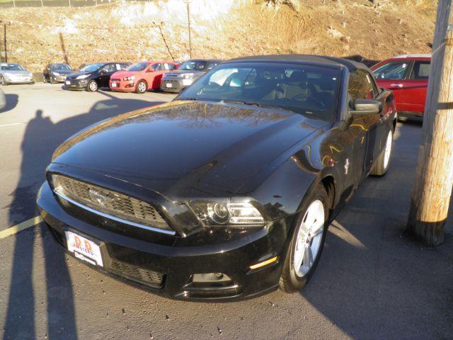 photo of 2014 Ford Mustang V6 Convertible