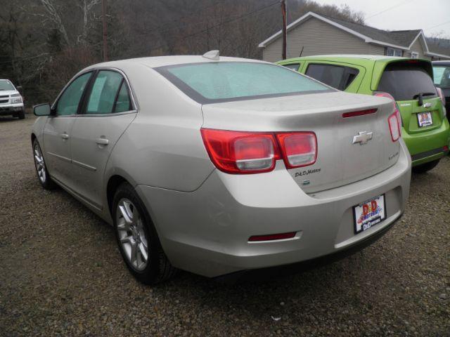 2015 TAN Chevrolet Malibu 1LT (1G11C5SL8FF) with an 2.5 L4 engine, AT transmission, located at 19521 New George's Creek Rd SW, Barton, MD, 21521, (301) 463-2404, 39.524323, -79.017906 - Photo#4