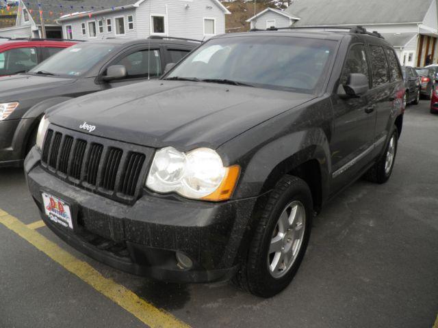 photo of 2010 Jeep Grand Cherokee Laredo 4WD