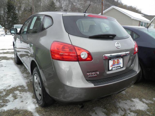 2014 GRAY Nissan Rogue Select S AWD (JN8AS5MV7EW) with an 2.5 L4 engine, CVT transmission, located at 19521 New George's Creek Rd SW, Barton, MD, 21521, (301) 463-2404, 39.524323, -79.017906 - Photo#5