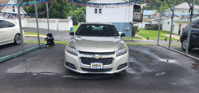 2015 GOLD /Cloth Chevrolet Malibu LS (1G11B5SL4FF) with an 2.5 L4 engine, AT transmission, 0.000000, 0.000000 - Photo#1