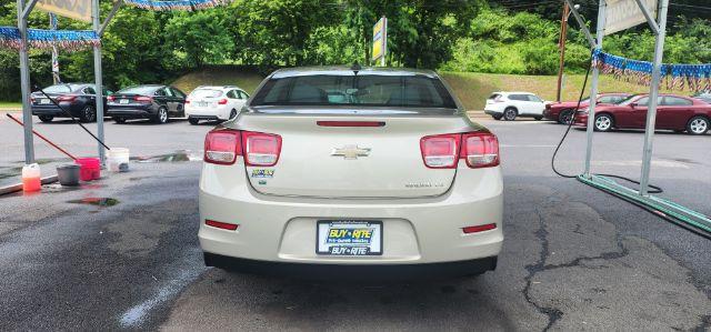 2015 GOLD /Cloth Chevrolet Malibu LS (1G11B5SL4FF) with an 2.5 L4 engine, AT transmission, 0.000000, 0.000000 - Photo#9