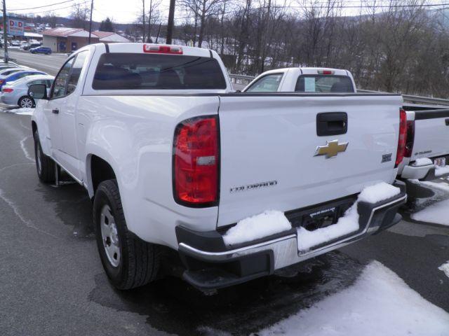 2020 WHITE Chevrolet COLORADO Work Truck Ext. Cab 2WD (1GCHSBEA8L1) with an 2.5 L4 engine, AT transmission, located at 15520 McMullen Hwy SW, Belair, MD, 21502, (301) 729-3700, 39.581375, -78.846451 - Photo#4