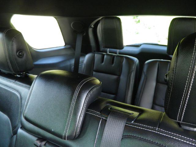 2016 GRAY FORD EXPLORER Limited 4WD (1FM5K8F88GG) with an 3.5L V6 engine, AT transmission, located at 15520 McMullen Hwy SW, Belair, MD, 21502, (301) 729-3700, 39.581375, -78.846451 - Photo#3