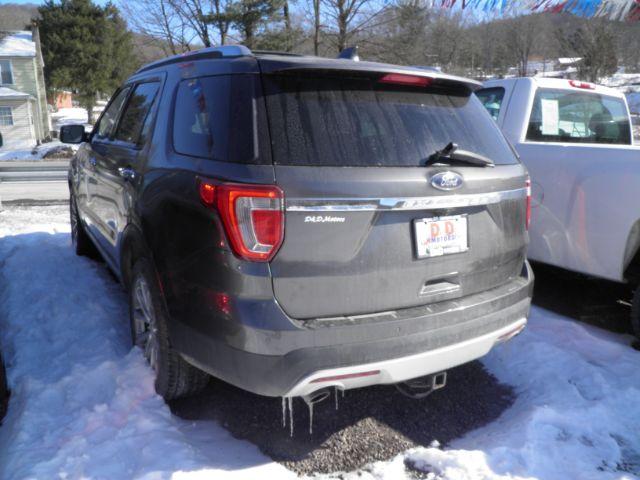 2016 GRAY FORD EXPLORER Limited 4WD (1FM5K8F88GG) with an 3.5L V6 engine, AT transmission, located at 15520 McMullen Hwy SW, Belair, MD, 21502, (301) 729-3700, 39.581375, -78.846451 - Photo#4