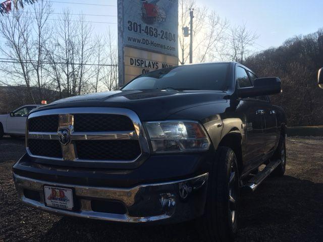 2016 DK GRAY /Black/Diesel Gray, c RAM 1500 SLT Crew Cab SWB 4WD (1C6RR7LT8GS) with an 5.7 V8 engine, AT transmission, located at 19521 New George's Creek Rd SW, Barton, MD, 21521, (301) 463-2404, 39.524323, -79.017906 - Photo#0