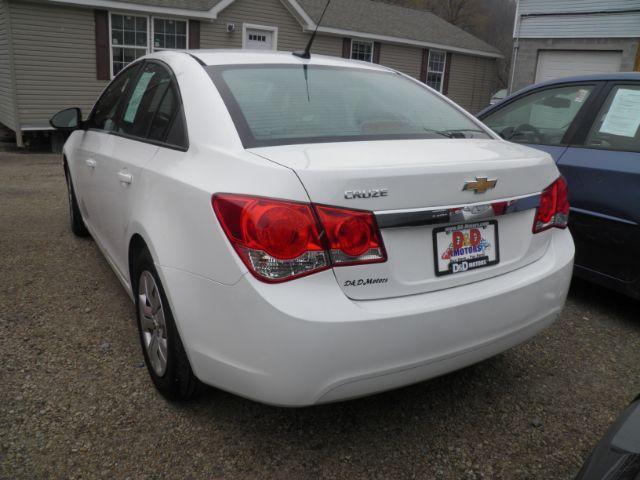 2014 WHITE Chevrolet Cruze LS Auto (1G1PA5SH5E7) with an 1.8L L4 engine, AT transmission, located at 19521 New George's Creek Rd SW, Barton, MD, 21521, (301) 463-2404, 39.524323, -79.017906 - Photo#4