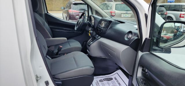 2018 White /Medium Pewter, cloth Chevrolet City Express LT (3N63M0ZN5JK) with an 2.0L I4 engine, AT transmission, located at 19521 New George's Creek Rd SW, Barton, MD, 21521, (301) 463-2404, 39.524323, -79.017906 - FOR A BETTER PRICE CALL PAUL AT 301-268-8150 - Photo#5