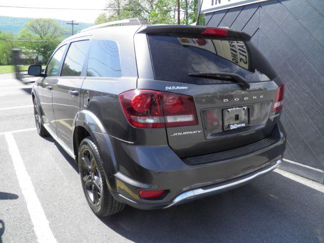 2020 GRAY Dodge Journey CROSS (3C4PDCGBXLT) with an 2.4L L4 engine, AT transmission, located at 15520 McMullen Hwy SW, Belair, MD, 21502, (301) 729-3700, 39.581375, -78.846451 - Photo#5