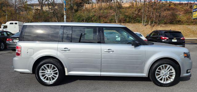 2014 SILVER /Charcoal Black Ford Flex SEL AWD (2FMHK6C84EB) with an 3.5L V6 engine, AT transmission, located at 15520 McMullen Hwy SW, Belair, MD, 21502, (301) 729-3700, 39.581375, -78.846451 - FOR A BETTER PRICE CALL PAUL AT 301-268-8150 - Photo#9