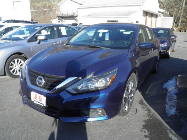 2017 BLUE Nissan Altima 2.5 SR (1N4AL3AP2HC) with an 2.5 L4 engine, AT transmission, located at 15520 McMullen Hwy SW, Belair, MD, 21502, (301) 729-3700, 39.581375, -78.846451 - Photo#0