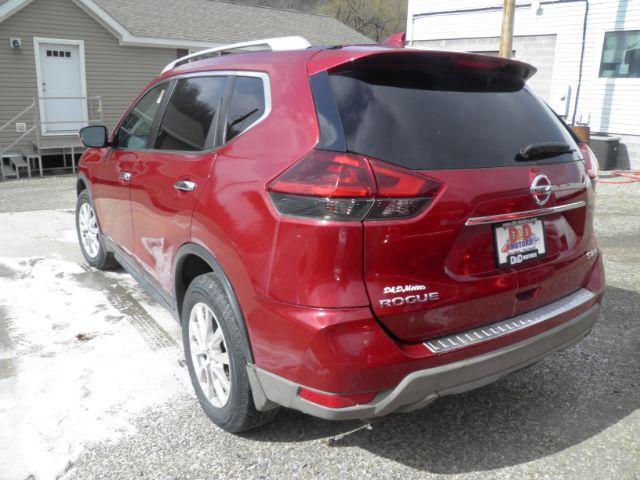 2018 RED Nissan Rogue SV AWD (5N1AT2MVXJC) with an 2.5 L4 engine, CVT transmission, located at 19521 New George's Creek Rd SW, Barton, MD, 21521, (301) 463-2404, 39.524323, -79.017906 - Photo#5