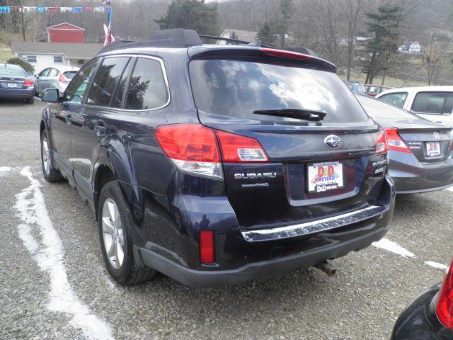 2013 BLUE Subaru Outback 2.5i Limited (4S4BRBJC4D3) with an 2.5 L4 engine, located at 19521 New George's Creek Rd SW, Barton, MD, 21521, (301) 463-2404, 39.524323, -79.017906 - Photo#5