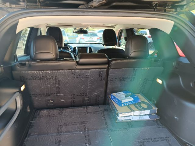2014 BLACK Jeep Cherokee Limited 4WD (1C4PJMDS8EW) with an 3.2L V6 engine, AT transmission, located at 15520 McMullen Hwy SW, Belair, MD, 21502, (301) 729-3700, 39.581375, -78.846451 - Photo#3