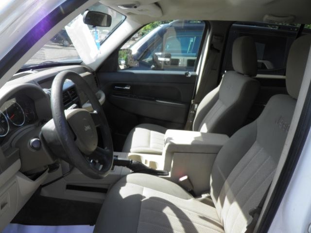 2009 WHITE Jeep Liberty Sport 4WD (1J8GN28K19W) with an 3.7L V6 engine, AT transmission, located at 19521 New George's Creek Rd SW, Barton, MD, 21521, (301) 463-2404, 39.524323, -79.017906 - Photo#1