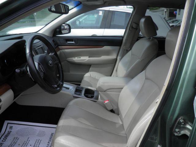 2013 GREEN Subaru Outback 2.5i Limited (4S4BRBKC4D3) with an 2.5 L4 engine, AT transmission, located at 15520 McMullen Hwy SW, Belair, MD, 21502, (301) 729-3700, 39.581375, -78.846451 - Photo#1