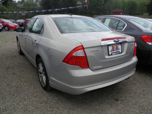 2010 GOLD Ford Fusion SEL (3FAHP0JA2AR) with an 2.5 L4 engine, AT transmission, located at 19521 New George's Creek Rd SW, Barton, MD, 21521, (301) 463-2404, 39.524323, -79.017906 - Photo#4
