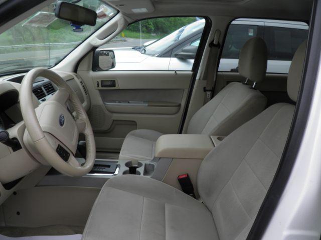 2011 WHITE Ford Escape XLT 4WD (1FMCU9DG2BK) with an 3.0 V6 engine, AT transmission, located at 19521 New George's Creek Rd SW, Barton, MD, 21521, (301) 463-2404, 39.524323, -79.017906 - Photo#1