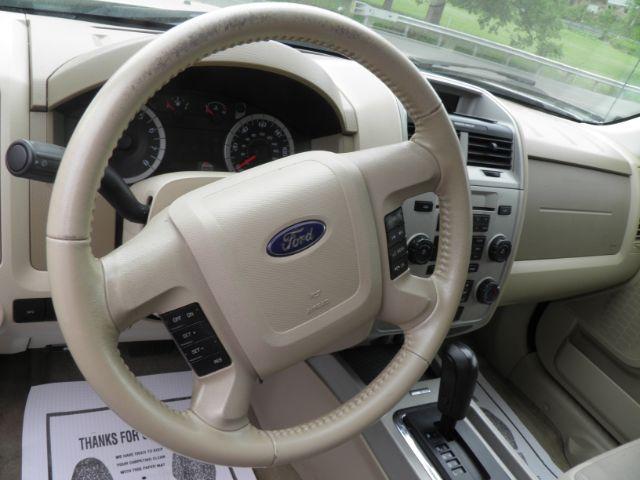 2011 WHITE Ford Escape XLT 4WD (1FMCU9DG2BK) with an 3.0 V6 engine, AT transmission, located at 19521 New George's Creek Rd SW, Barton, MD, 21521, (301) 463-2404, 39.524323, -79.017906 - Photo#2