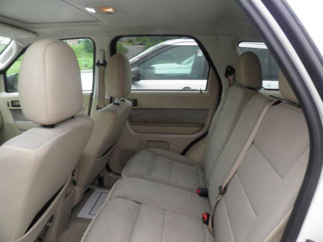 2011 WHITE Ford Escape XLT 4WD (1FMCU9DG2BK) with an 3.0 V6 engine, AT transmission, located at 19521 New George's Creek Rd SW, Barton, MD, 21521, (301) 463-2404, 39.524323, -79.017906 - Photo#3