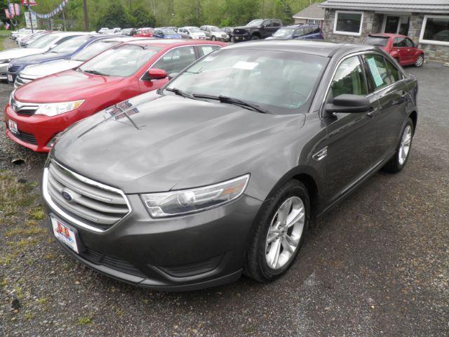 photo of 2016 Ford Taurus SE