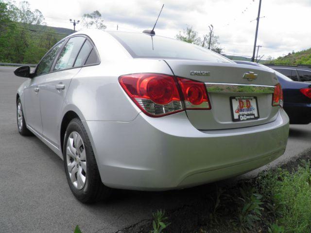 2015 SILVER Chevrolet Cruze LS Auto (1G1PA5SG7F7) with an 1.8l L4 engine, AT transmission, located at 15520 McMullen Hwy SW, Belair, MD, 21502, (301) 729-3700, 39.581375, -78.846451 - Photo#4