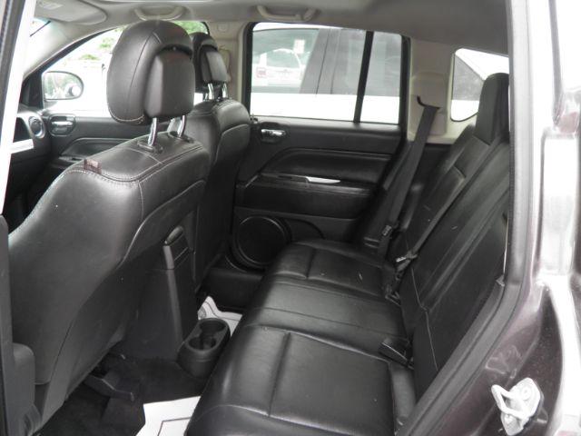 2017 GRAY Jeep Compass High Altitude 4x4 (1C4NJDEBXHD) with an 2.4L L4 engine, located at 19521 New George's Creek Rd SW, Barton, MD, 21521, (301) 463-2404, 39.524323, -79.017906 - Photo#3